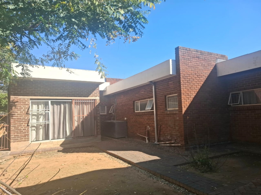10 Bedroom Property for Sale in Universitas Free State